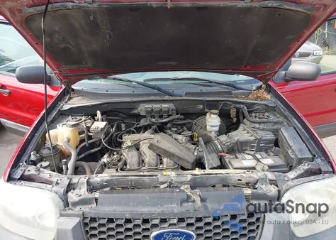 2005 Ford Escape Xlt z USA, uszkodzony, nr VIN 1FMYU93125KB84638